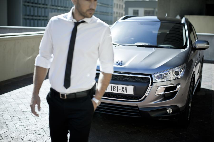  Peugeot 4008 2011 года  (фото 8 из 45)